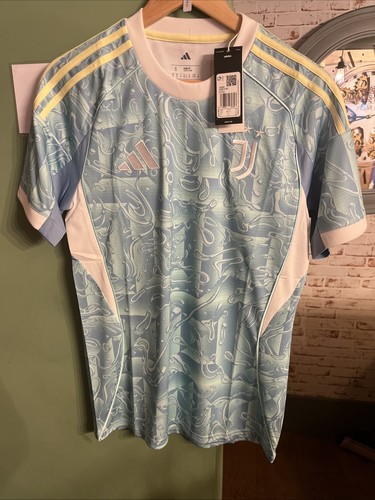 Juventus away kit - 25/26,