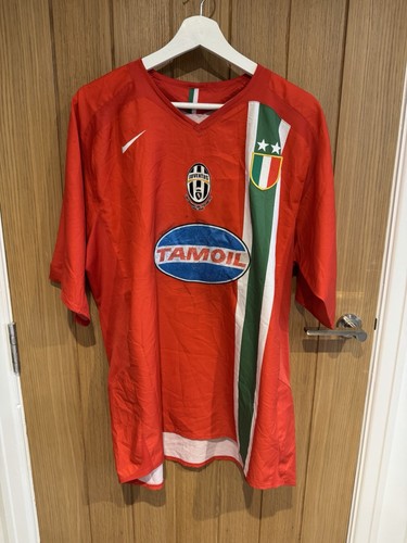 Juventus away shirt 2005 - away, 2005/06