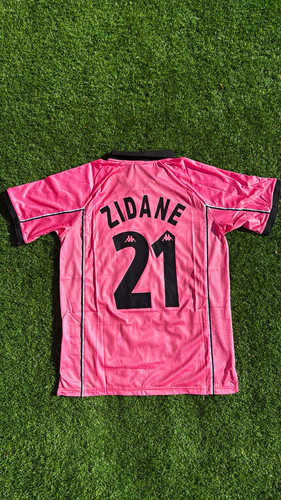 Juventus away shirt 98 - away,