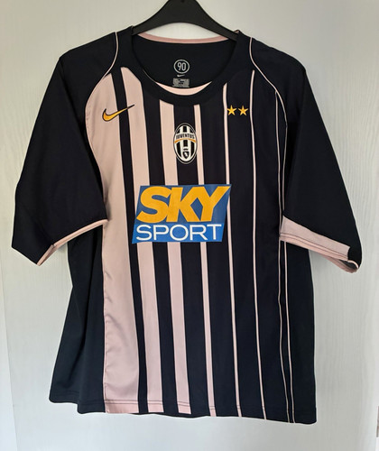Juventus away shirt 2004 - away,