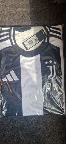 Juventus home shirt - size, xl