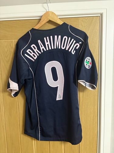 Juventus away shirt 2004 - away,